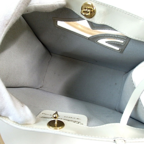 Authentic Salvatore Ferragamo DW-216239 Handbag - Picture 7 of 8